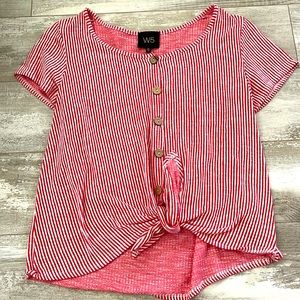 women’s W5 striped red and white ribbed soft shirt sleeve button down size M